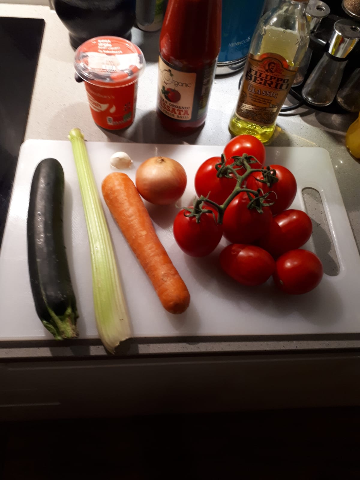 tomato-courgette-creamy-soup-ingredients